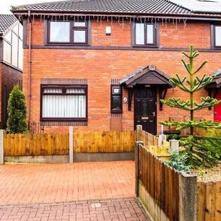 Brigstock Holidays House Manchester Exterior foto